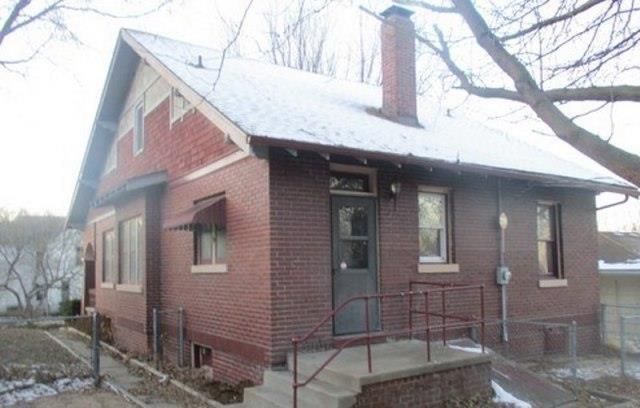 1405 Pacific St, St Joseph, MO 64503