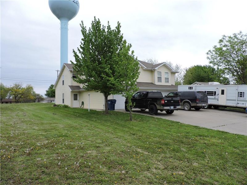 Kansa St, Ozawkie, KS 66070
