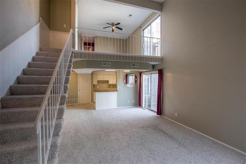 9618 Perry Ln #B, Overland Park, KS 66212