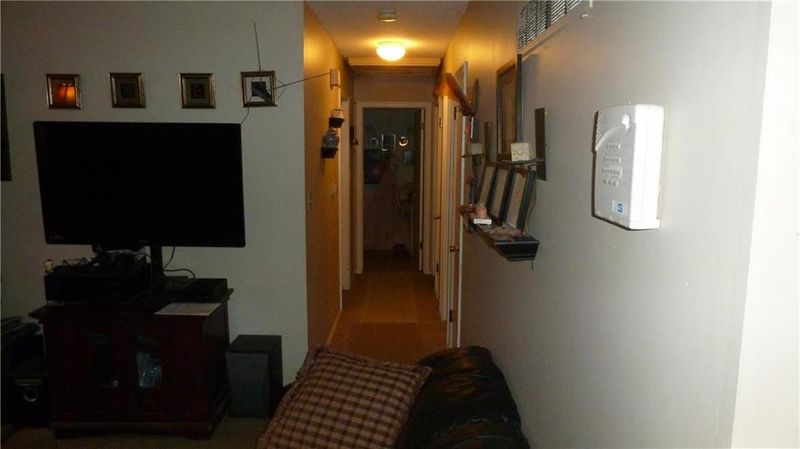 11137 Spring Valley Rd, Kansas City, MO 64134