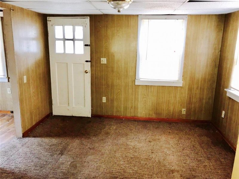 8713 E Roberts Ave, Independence, MO 64125