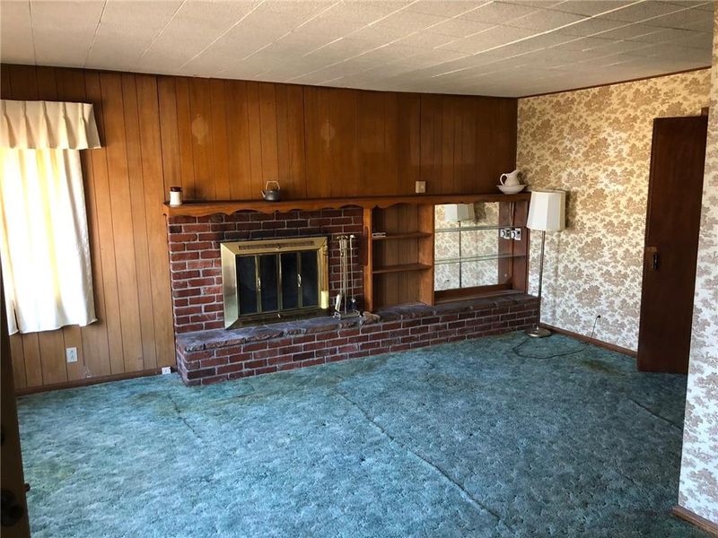 10307 E 38th Ter, Kansas City, MO 64133