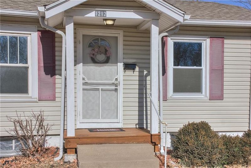 1212 W College St, Independence, MO 64050