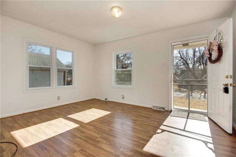 1212 W College St, Independence, MO 64050