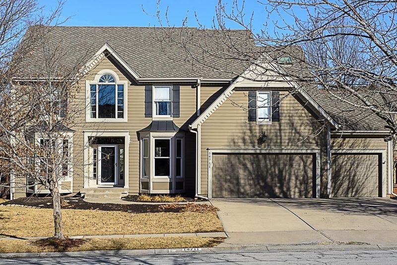 14711 Eby St, Overland Park, KS 66221