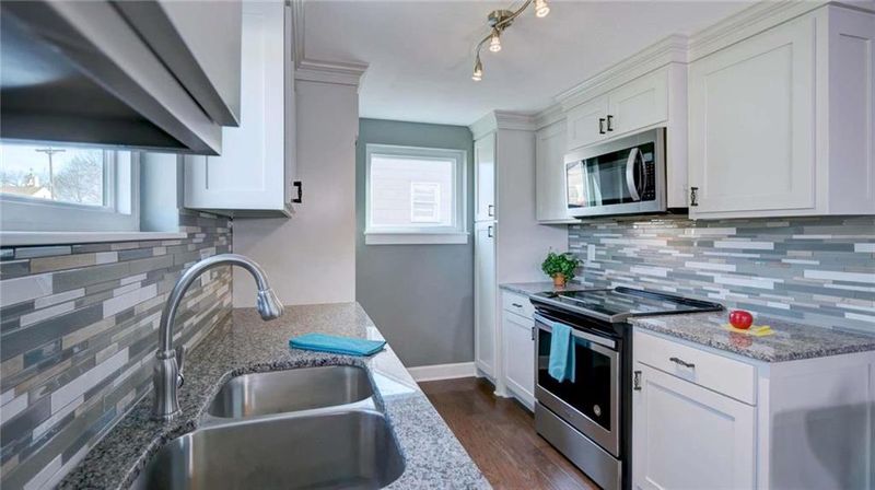 7601 W 65th St, Overland Park, KS 66202