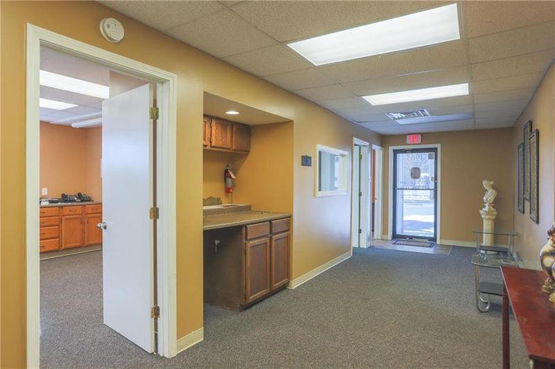 4905 Antioch Rd, Overland Park, KS 66203