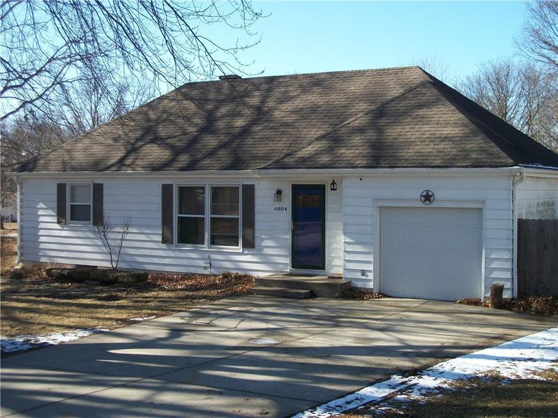 6804 NW 74th St, Kansas City, MO 64152