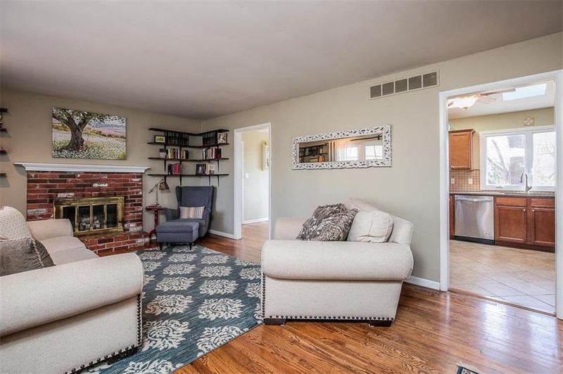 9401 Hardy Dr, Overland Park, KS 66212
