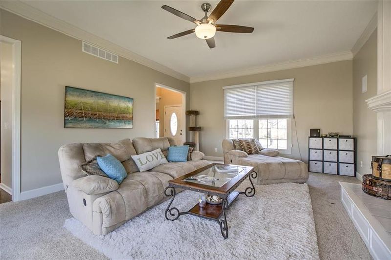 11612 Summit St, Kansas City, MO 64114