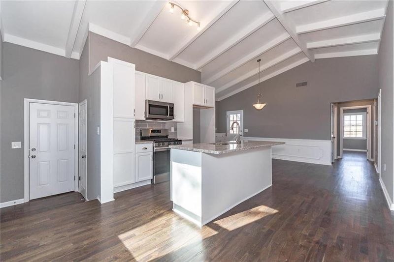 8704 E 107th St, Kansas City, MO 64134