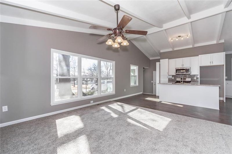 8704 E 107th St, Kansas City, MO 64134