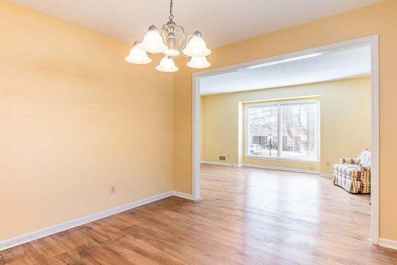 4729 Harvard Ave, Kansas City, MO 64133