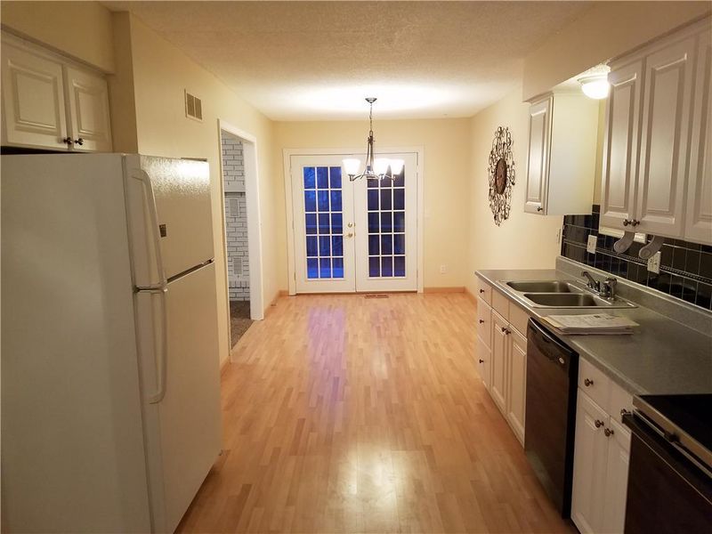 9953 N Cherry Dr, Kansas City, MO 64155