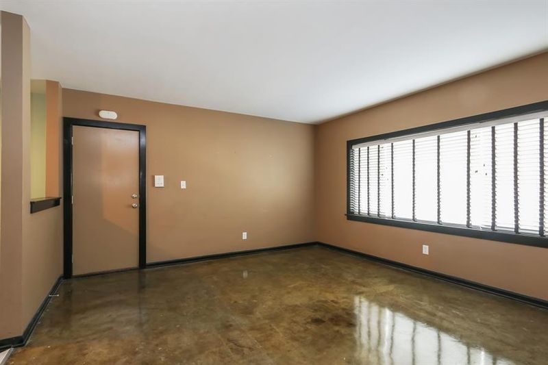 4516 Broadway St #204, Kansas City, MO 64111