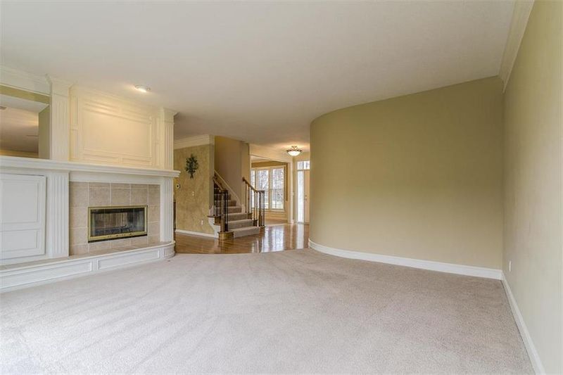 9305 W 145th Ter, Overland Park, KS 66221