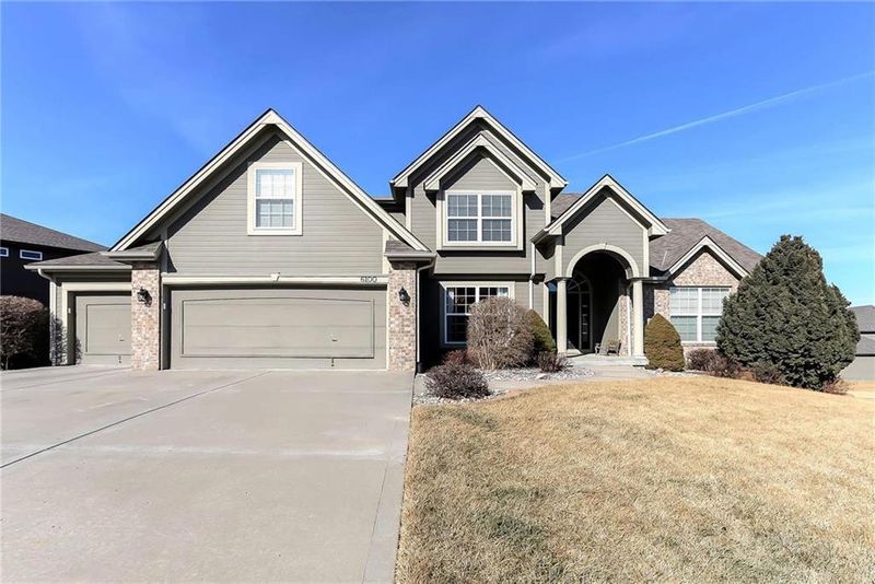 6100 NW 93rd St, Kansas City, MO 64154
