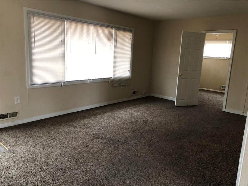 7205 E 107th Ter, Kansas City, MO 64134
