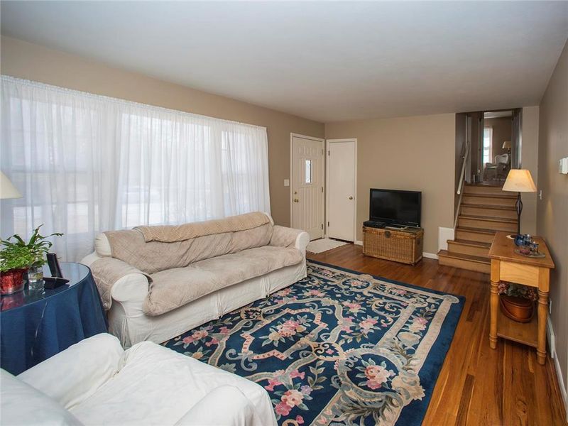 7006 Barkley St, Overland Park, KS 66204