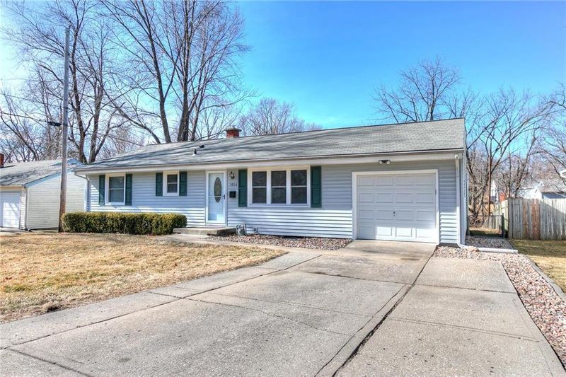 5914 N Olive St, Gladstone, MO 64118