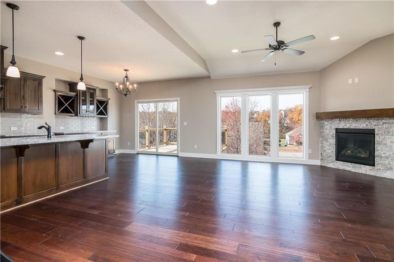 5081 NW Timberline Dr, Riverside, MO 64150