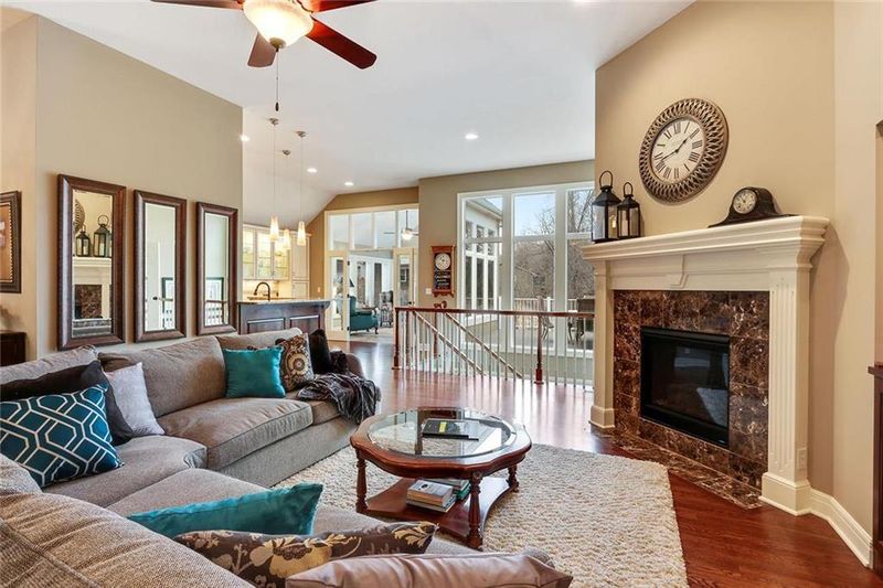 10229 Ash St, Overland Park, KS 66207