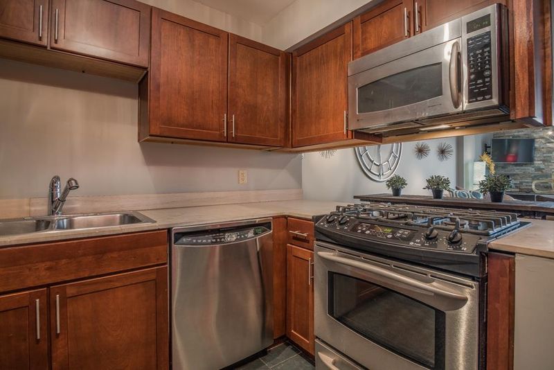 600 E 8th St #11S, Kansas City, MO 64106