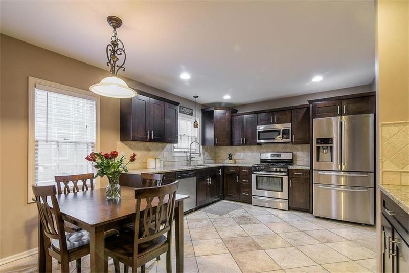 620 E 74th Ter, Kansas City, MO 64131