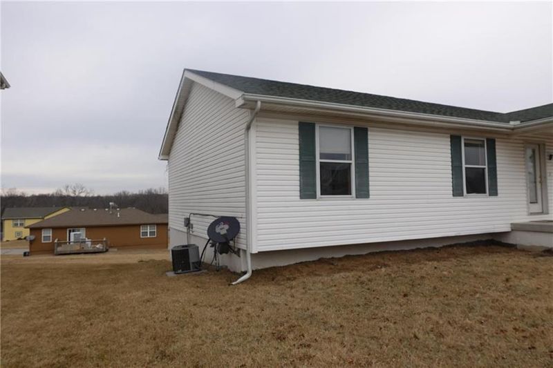 7318 E 122nd Ter, Grandview, MO 64030