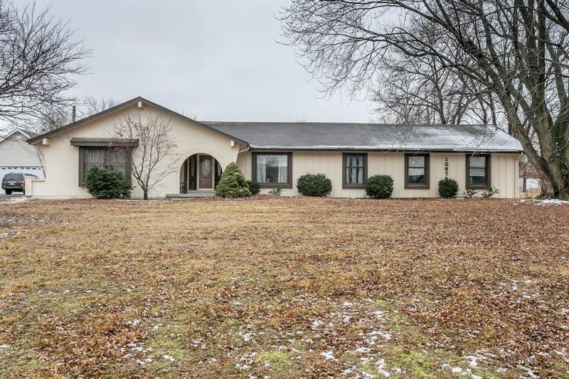 10575 W 170th Ter, Overland Park, KS 66221