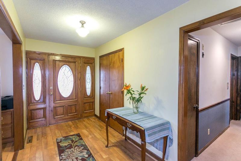 10575 W 170th Ter, Overland Park, KS 66221