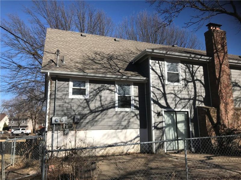 6134 Newton St, Overland Park, KS 66202