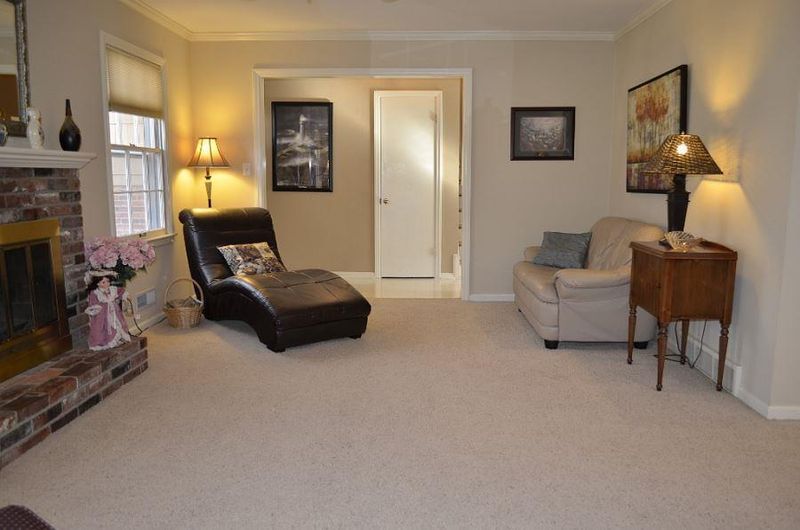 10930 Cherry St, Kansas City, MO 64131