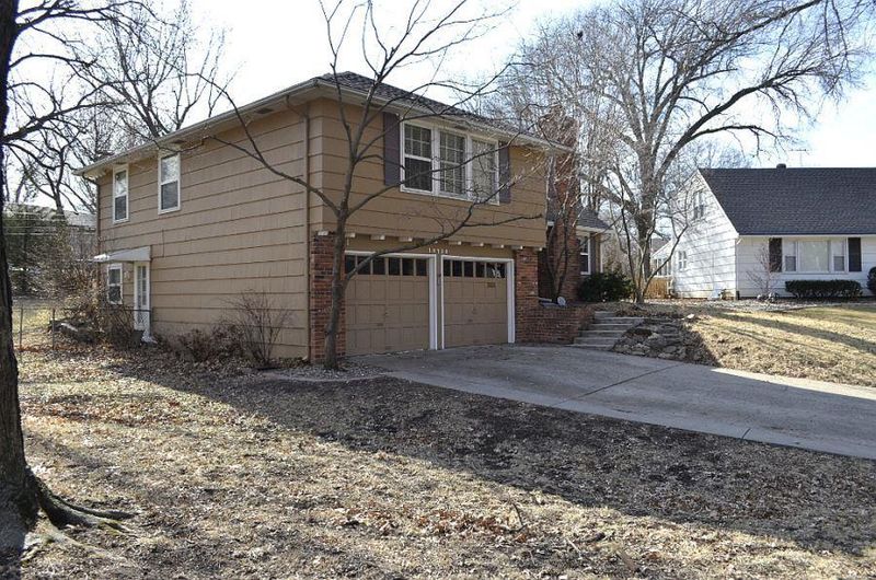 10930 Cherry St, Kansas City, MO 64131