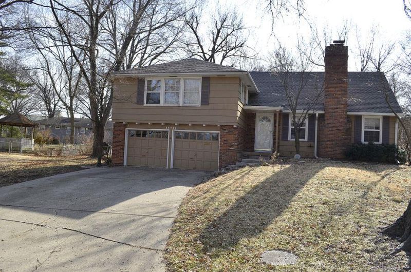 10930 Cherry St, Kansas City, MO 64131