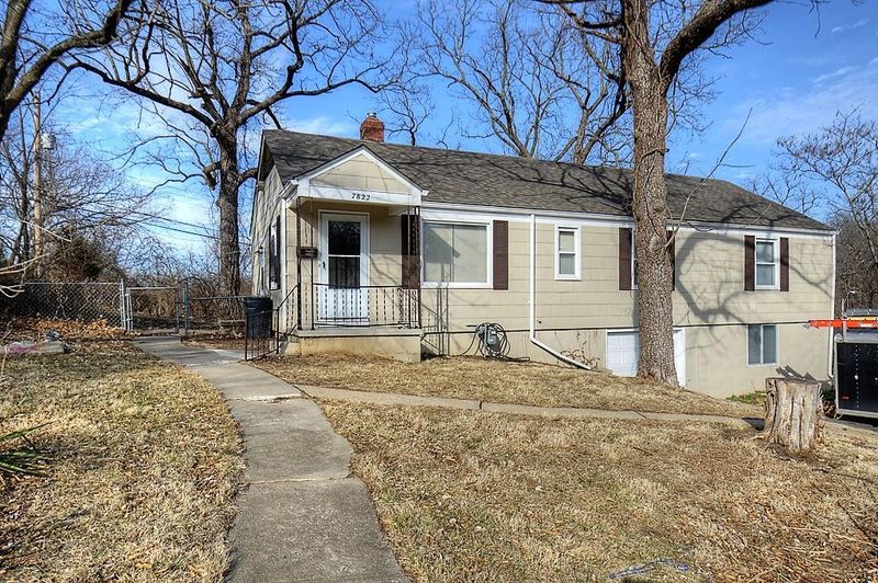 7822 E 49th St, Kansas City, MO 64129