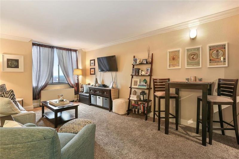 700 E 8th St #9D, Kansas City, MO 64106