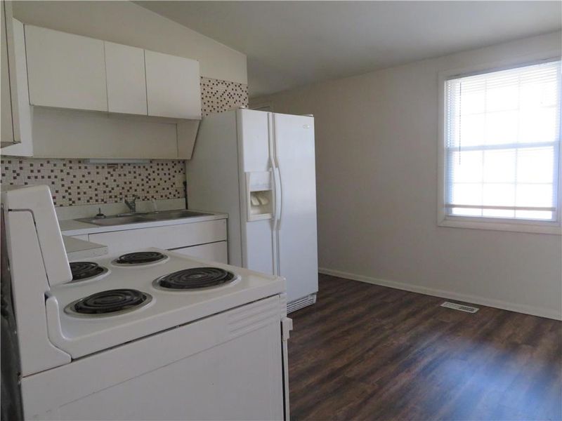 8608 E 92nd St, Kansas City, MO 64138