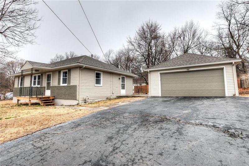 620 NE 87th St, Kansas City, MO 64155