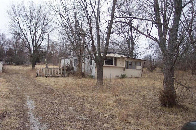1320 Hickory St, Raymore, MO 64083