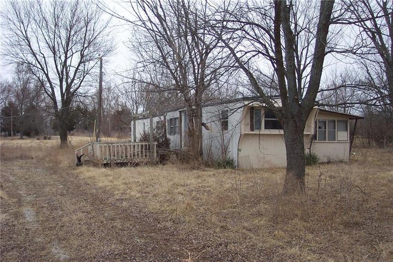 1320 Hickory St, Raymore, MO 64083
