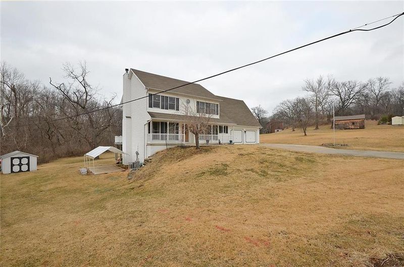 4800 NW Hillside Dr, Riverside, MO 64150
