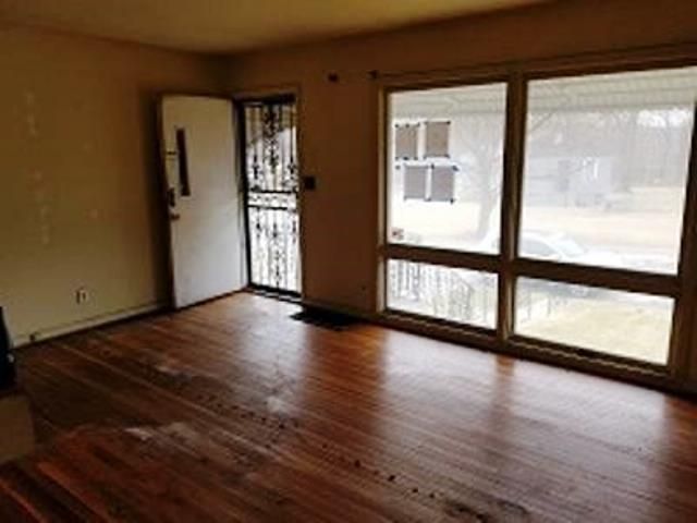 3465 E 54th St, Kansas City, MO 64130