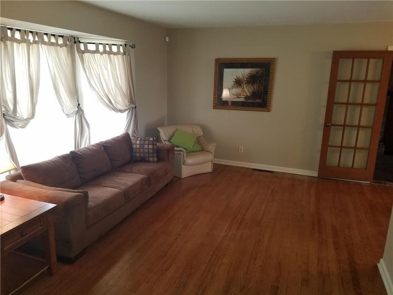 5901 E 97th Ter, Kansas City, MO 64134