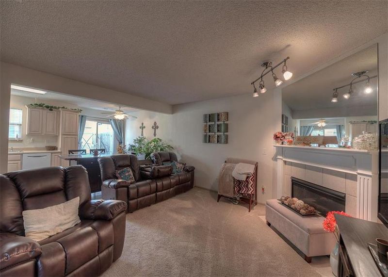 10671 E 46th St, Kansas City, MO 64133