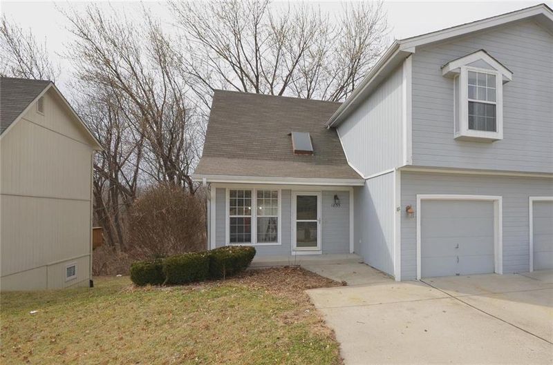 1855 Chickadee Dr, Liberty, MO 64068