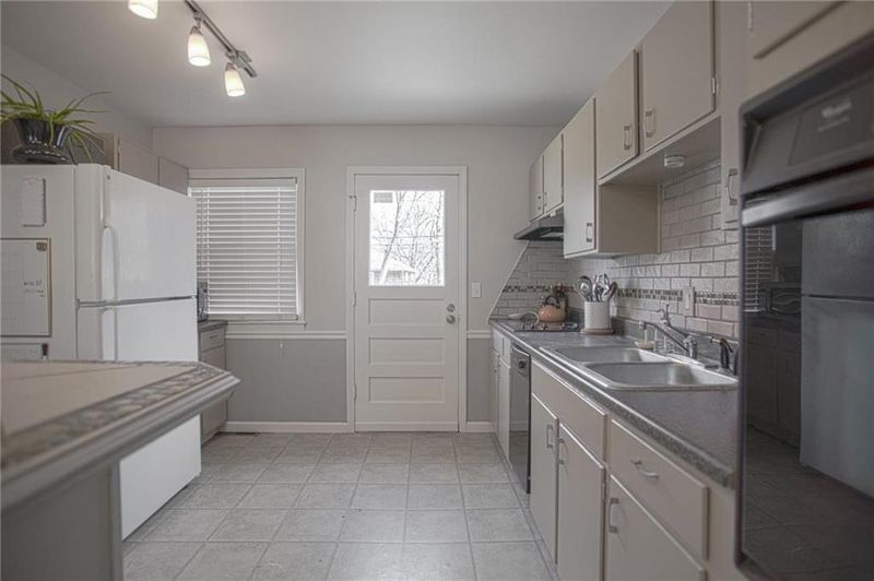 8773 Melrose St, Overland Park, KS 66214