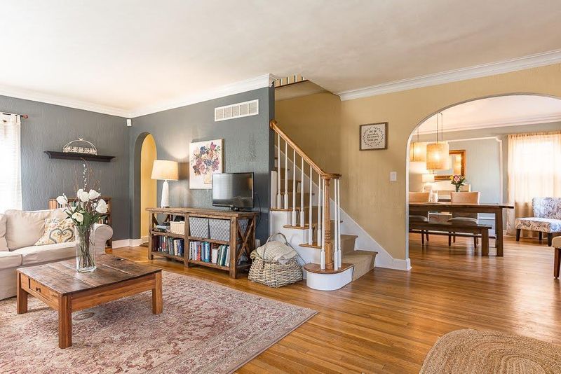 437 E Gregory Blvd, Kansas City, MO 64131