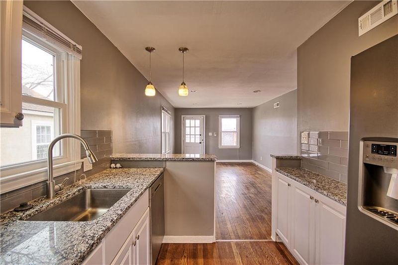 4514 Mercier St, Kansas City, MO 64111