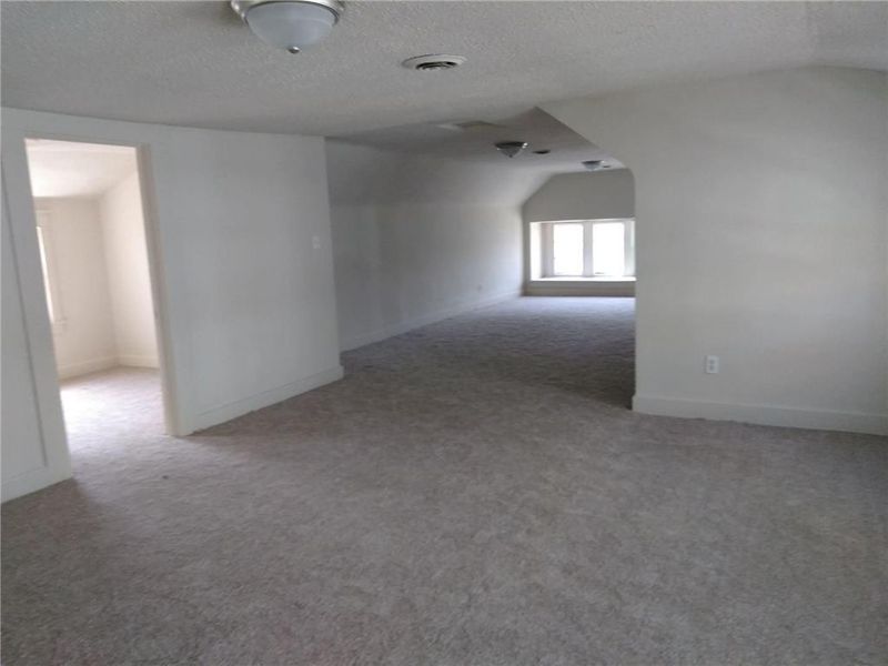 4005 Campbell St, Kansas City, MO 64110